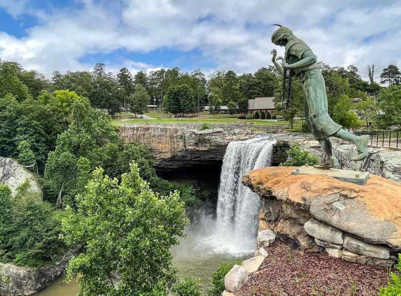 Noccalula Falls, United States